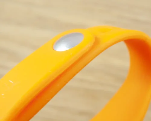 Side view of the NFC Smooth Slim Popclip NFC Wristband