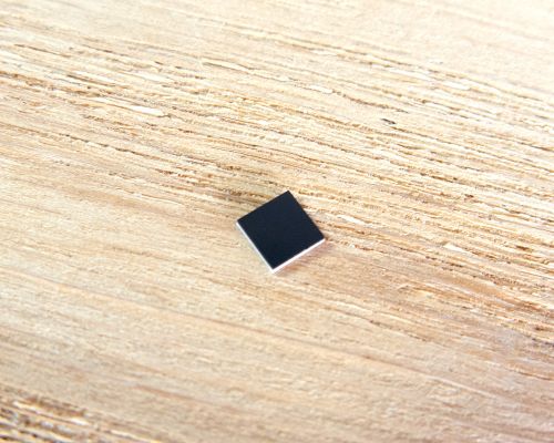 Side view of the NFC 3.2mm Nano NFC NTAG213