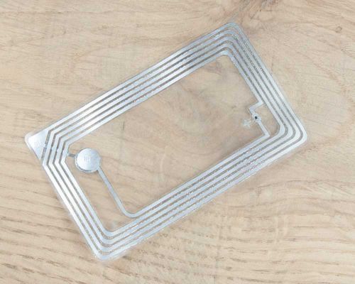 Detail of an NFC 48x78mm Wet Inlay Type R NTAG213