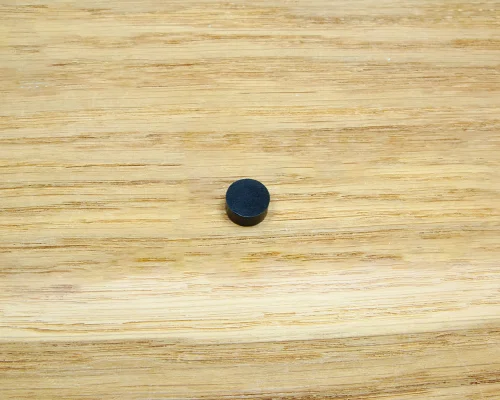 Side view of the NFC 10mm PPS Disc Tag