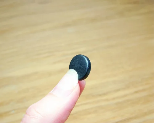 Side view of the NFC 16mm PPS Disc Tag