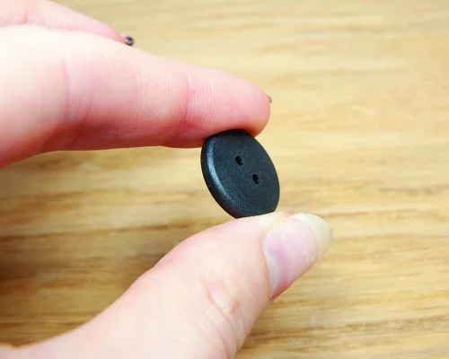 Side view of the NFC 18mm PPS Disc Tag