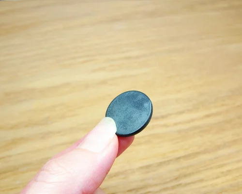 Side view of the NFC 20mm PPS Disc Tag