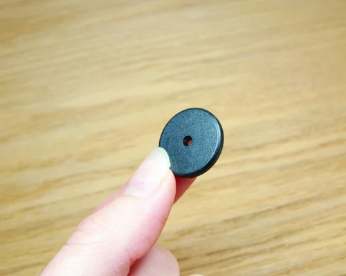 Side view of the NFC 20mm On-Metal PPS Disc Tag