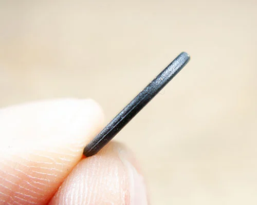 Side view of the NFC 16mm Ultrathin Disc ICODE SLIX